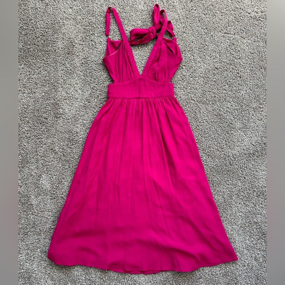 Lulu’s Magenta Tie Back Midi Dress